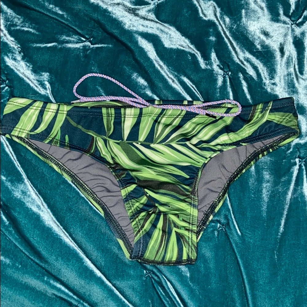 Jolyn Andy bottoms.